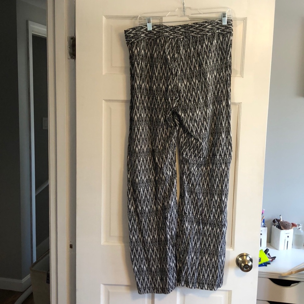 Fun Flowy pants - Picture 2 of 2